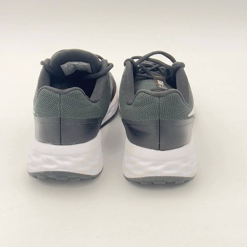 Nike Revolution 6 sneakers in Iron Gray Size 8